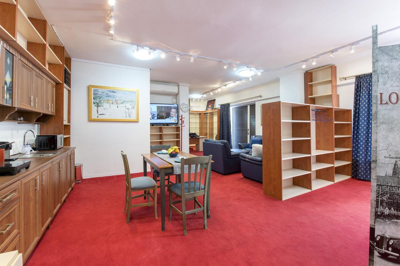 Cinema Museum Apartment Athena Bagian luar foto